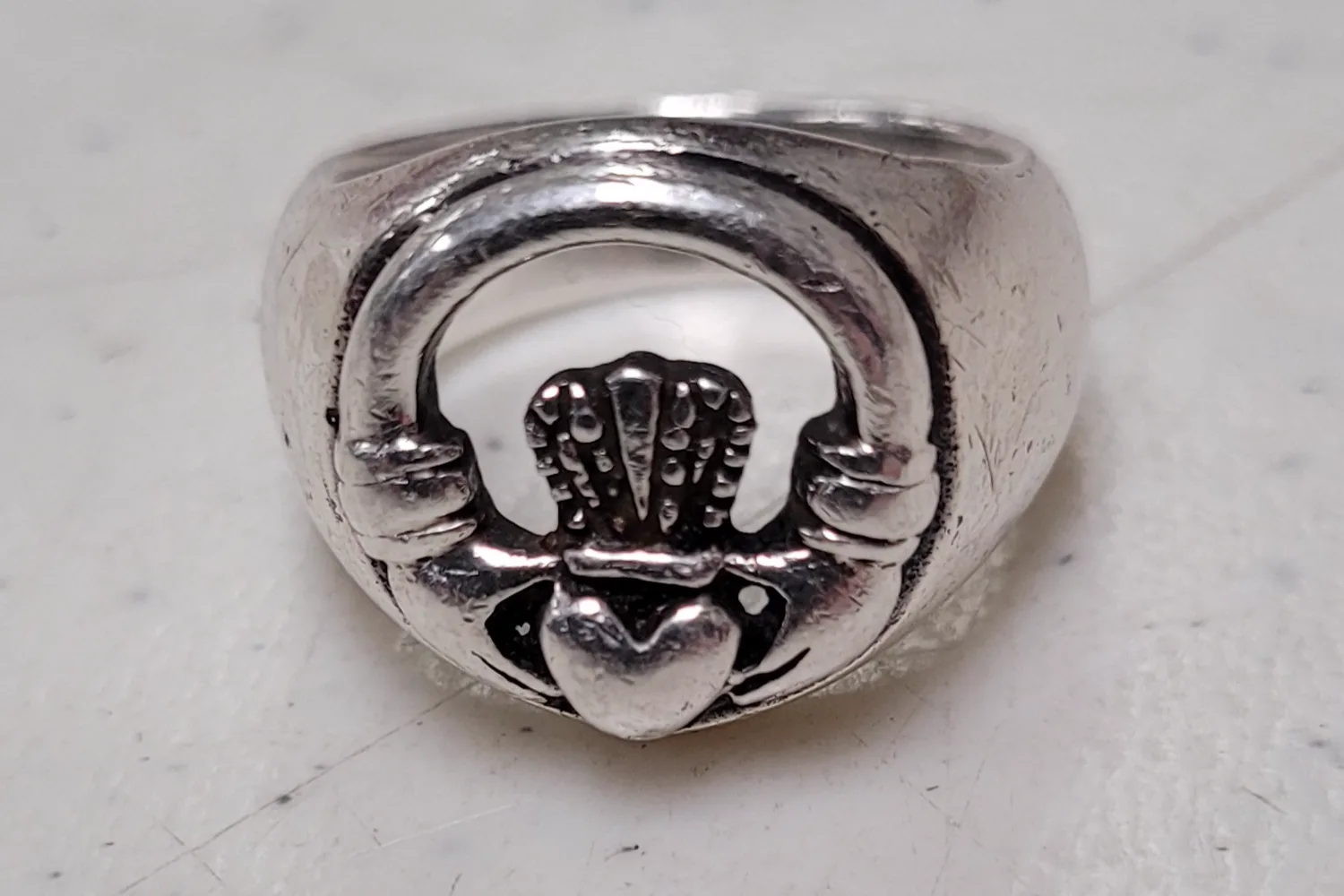 Bague en argent sterling au motif entrelacé celtique